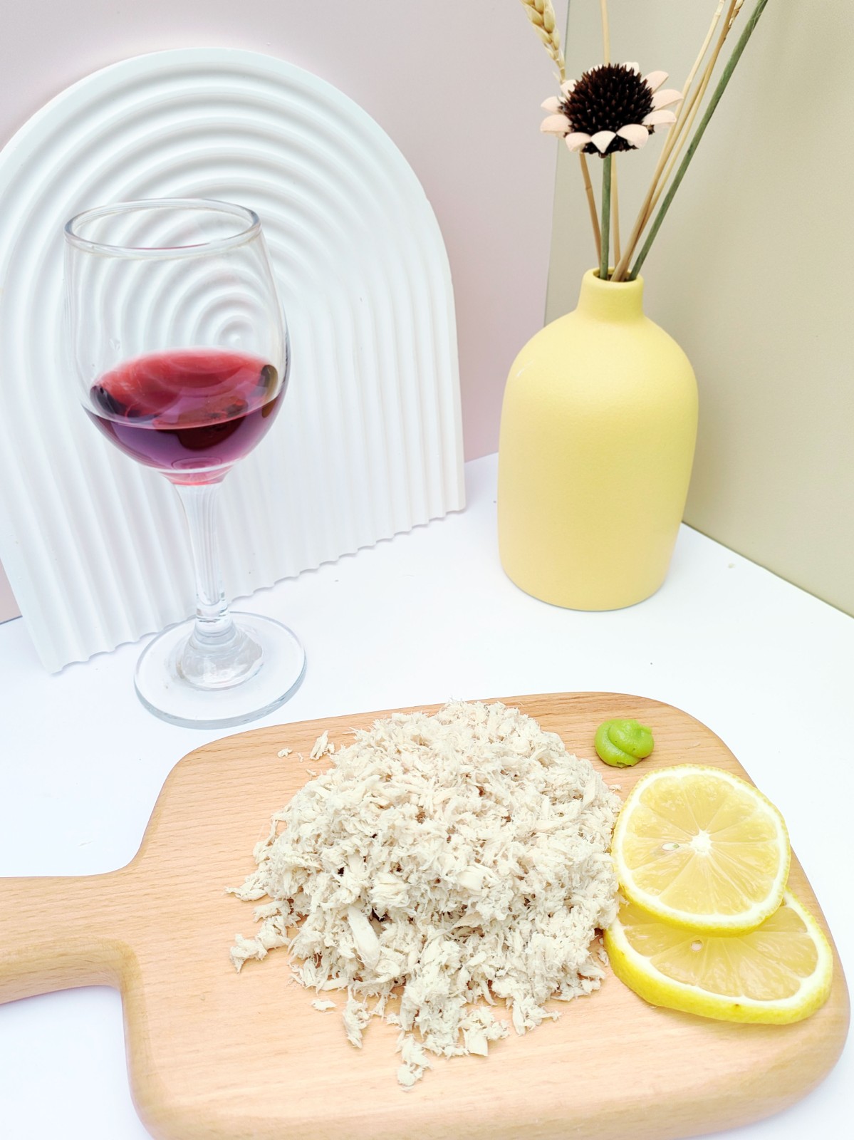 Precooked Pacific mackerel (Scomber japonicus) flakes 