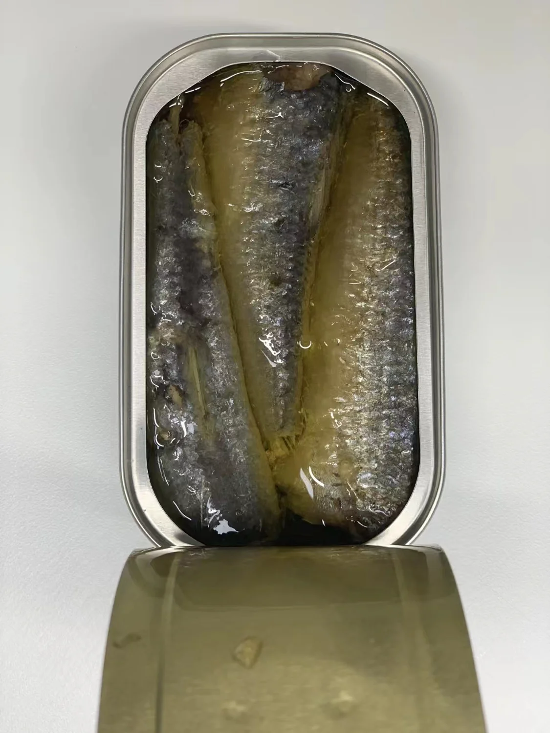 سردين معلب في محلول ملحي